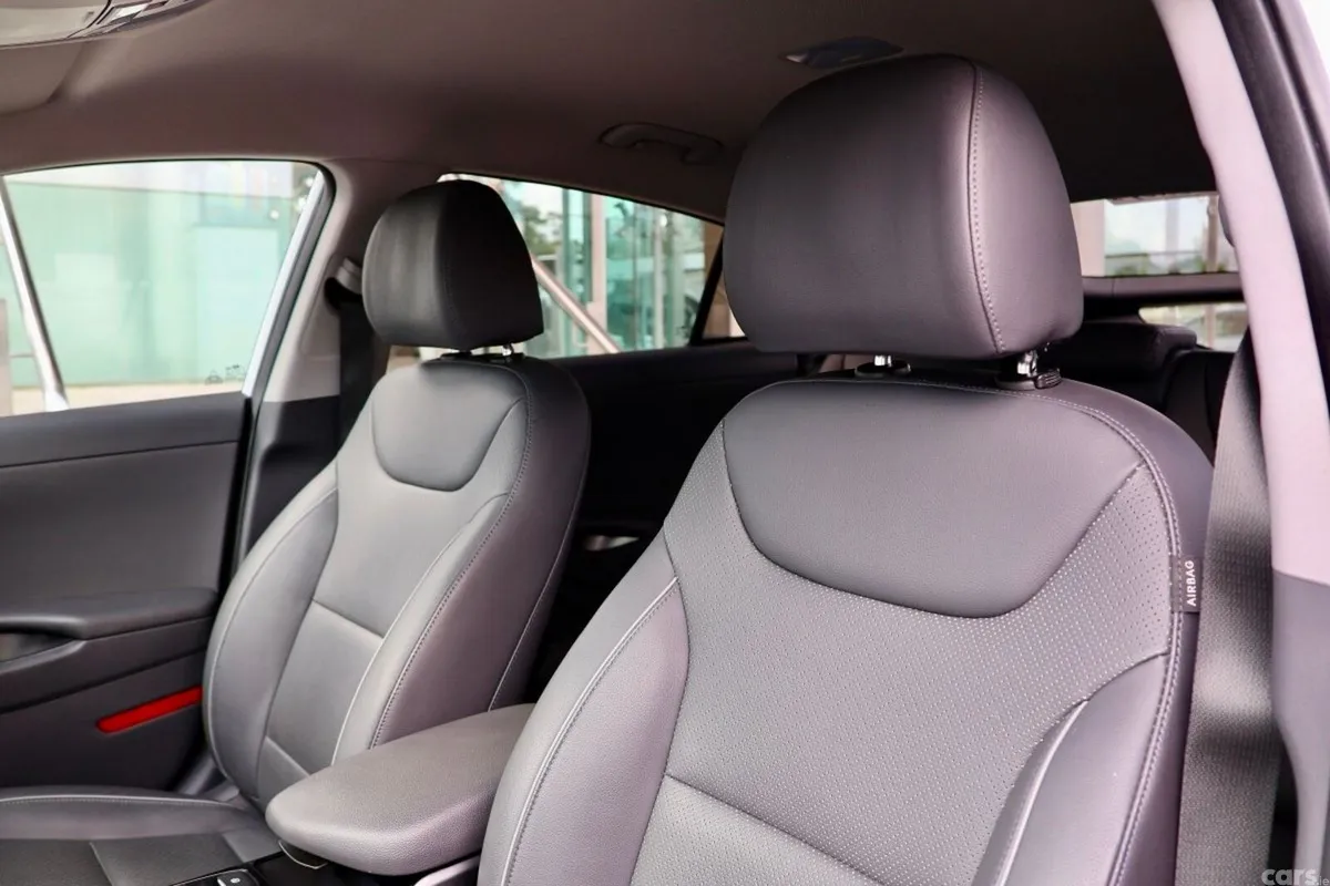 Hyundai IONIQ Hatchback, Electric, 2022, White