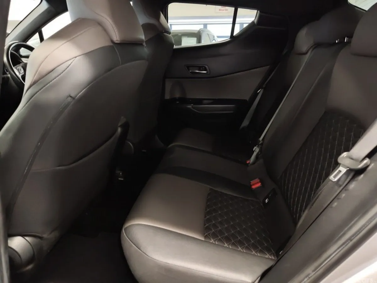 Toyota C-HR SUV, Petrol Hybrid, 2020, Grey