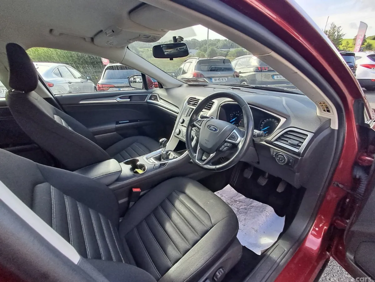 Ford Mondeo Hatchback, Diesel, 2018, Red