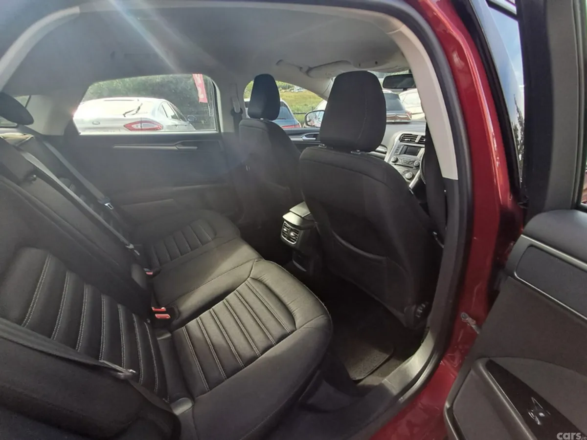 Ford Mondeo Hatchback, Diesel, 2018, Red