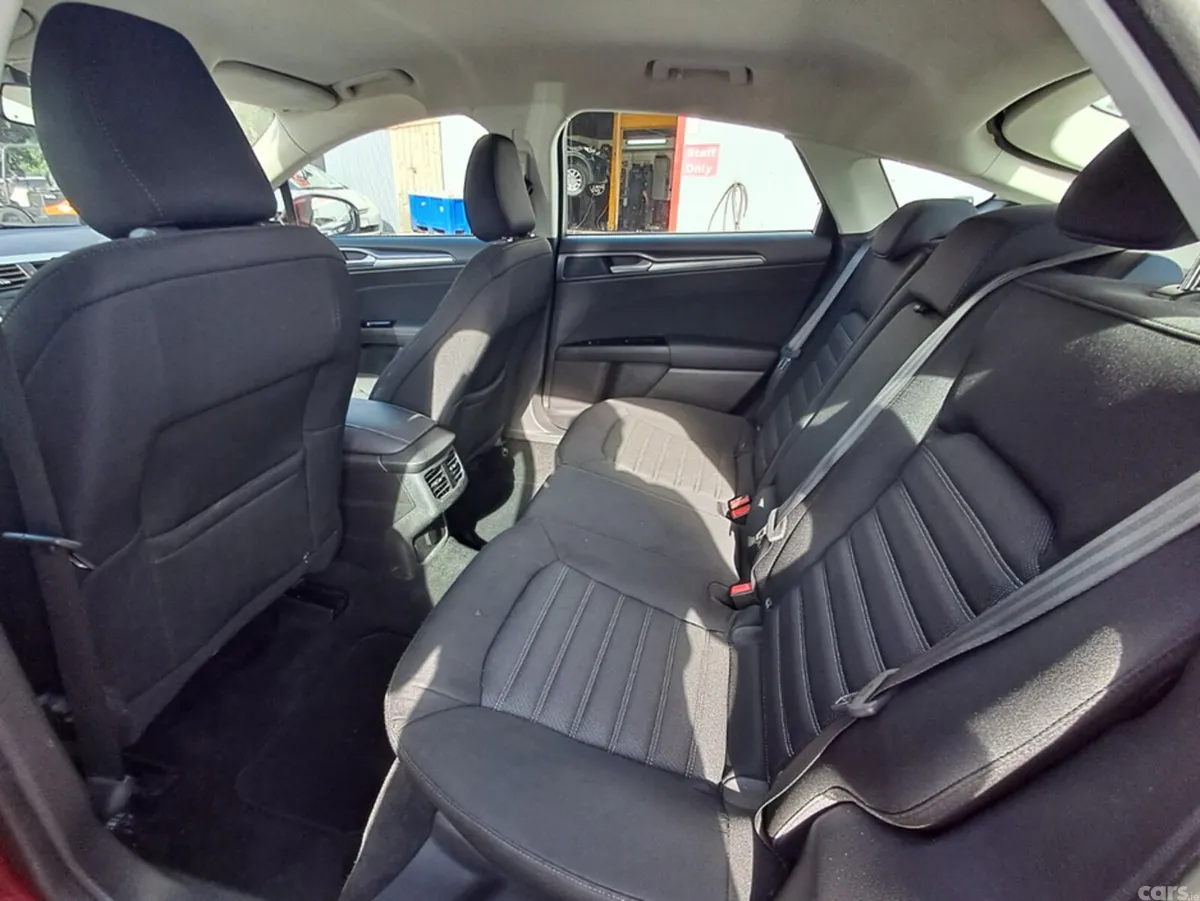 Ford Mondeo Hatchback, Diesel, 2018, Red