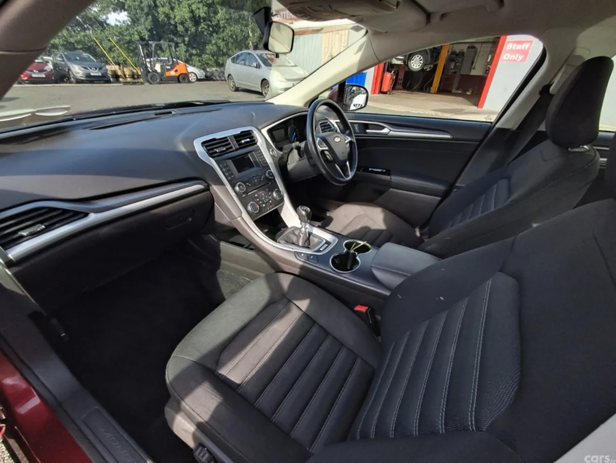 Ford Mondeo Hatchback, Diesel, 2018, Red
