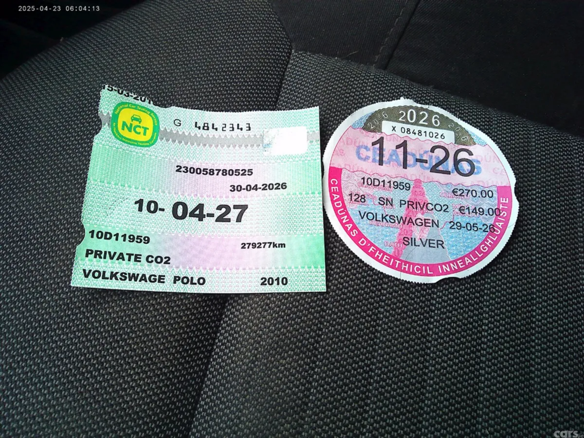 Volkswagen Polo Hatchback, Petrol, 2010, Silver