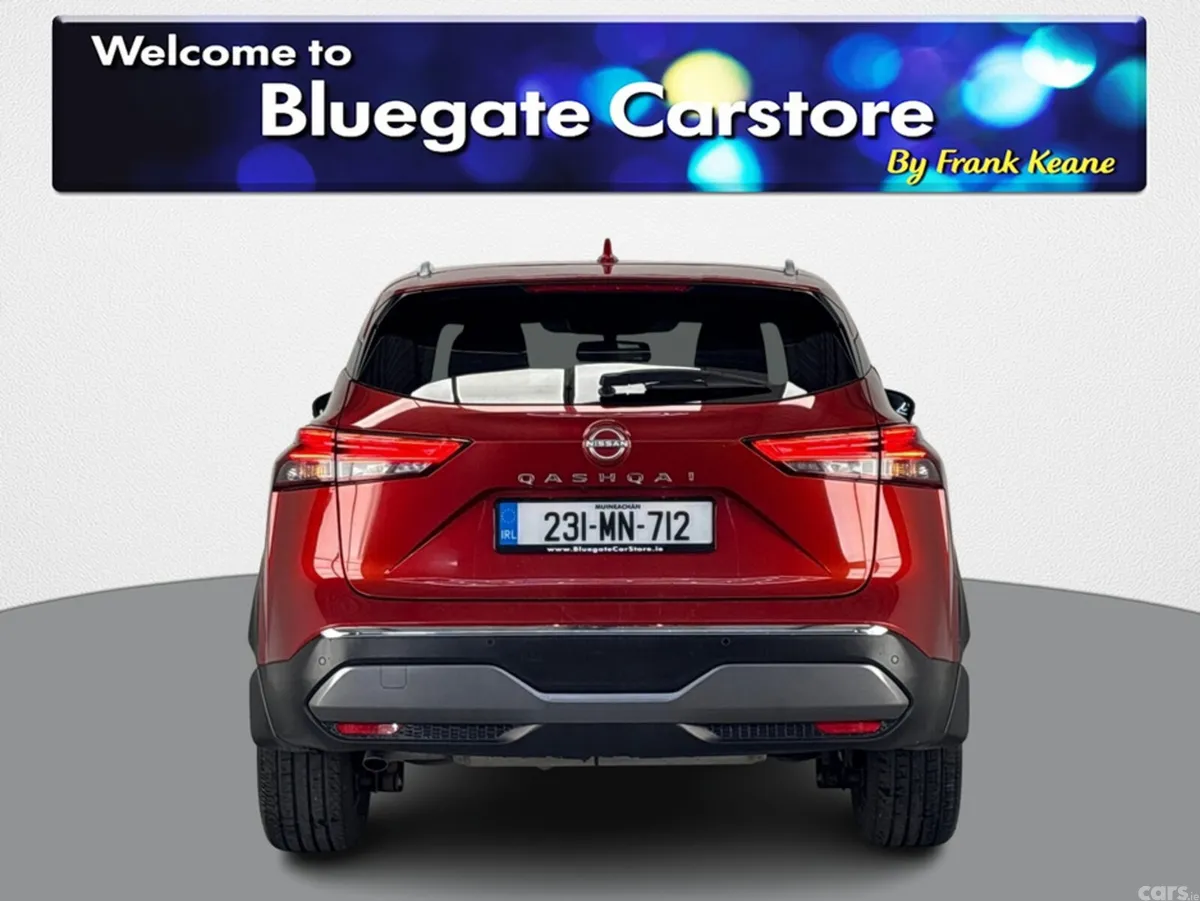 Nissan Qashqai MPV, Petrol Hybrid, 2023, Red