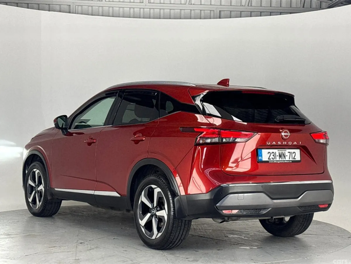 Nissan Qashqai MPV, Petrol Hybrid, 2023, Red