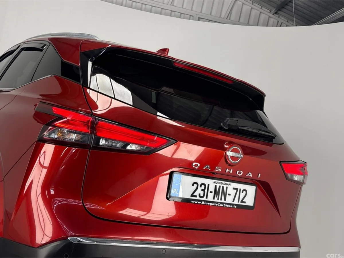 Nissan Qashqai MPV, Petrol Hybrid, 2023, Red