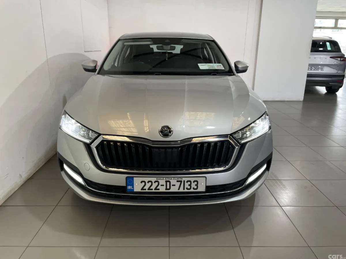 Skoda Octavia Hatchback, Petrol, 2022, Grey
