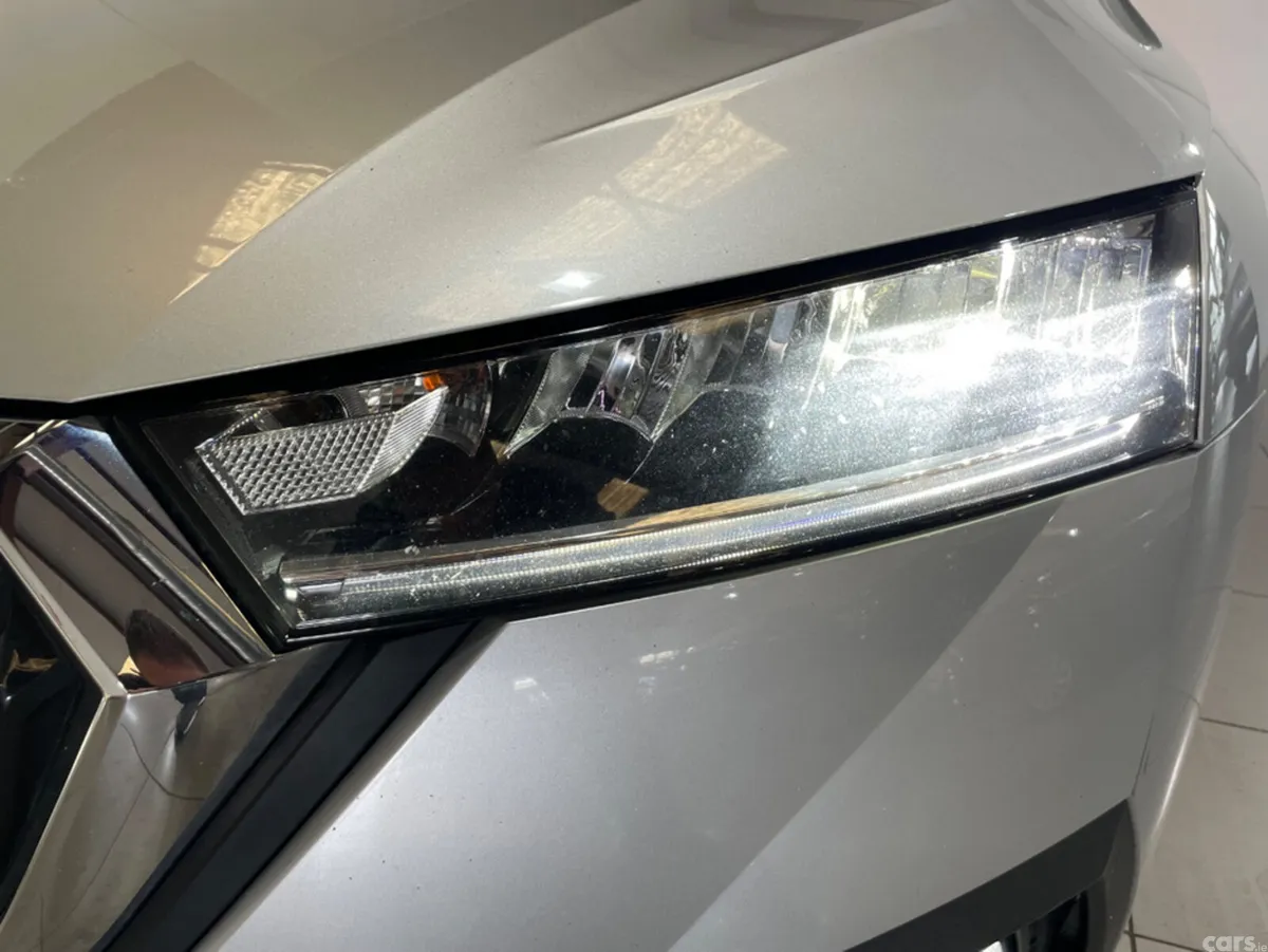 Skoda Octavia Hatchback, Petrol, 2022, Grey
