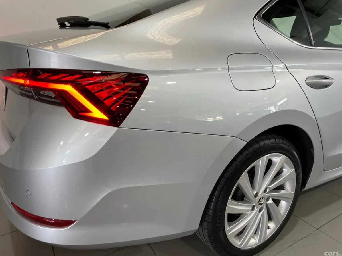 Skoda Octavia Hatchback, Petrol, 2022, Grey