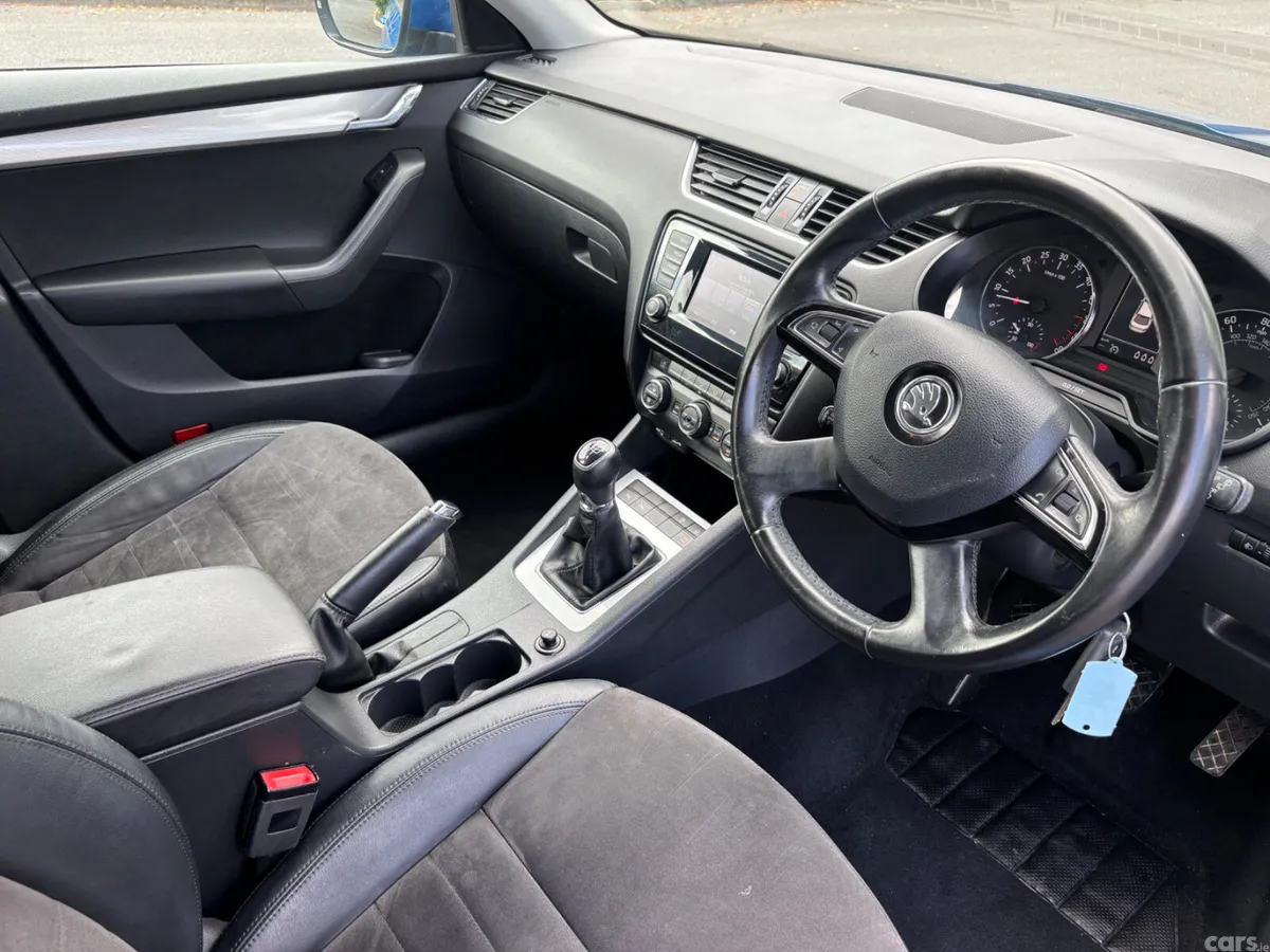 Skoda Octavia Hatchback, Diesel, 2015, Blue