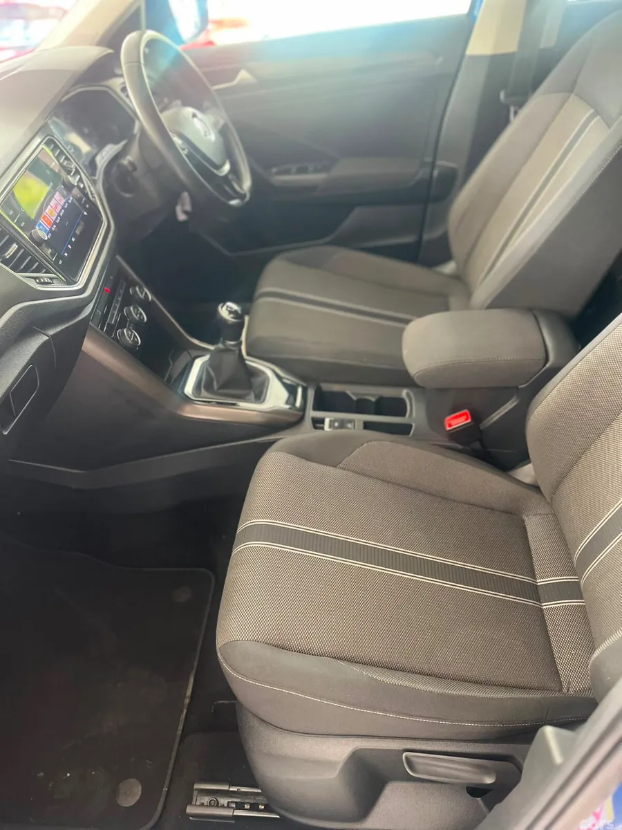 Volkswagen T-Roc Hatchback, Diesel, 2019, Blue