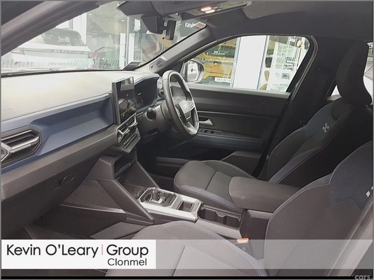 Dacia Duster SUV, Petrol Hybrid, 2025, Black