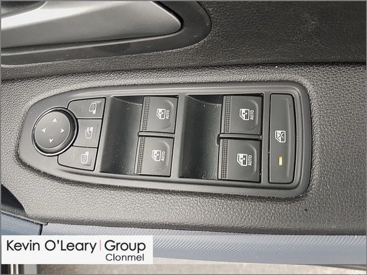 Dacia Duster SUV, Petrol Hybrid, 2025, Black