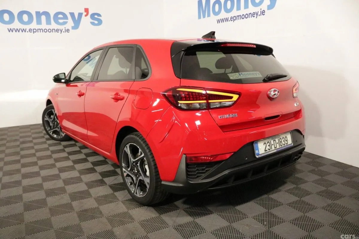 Hyundai i30 Hatchback, Petrol, 2023, Red