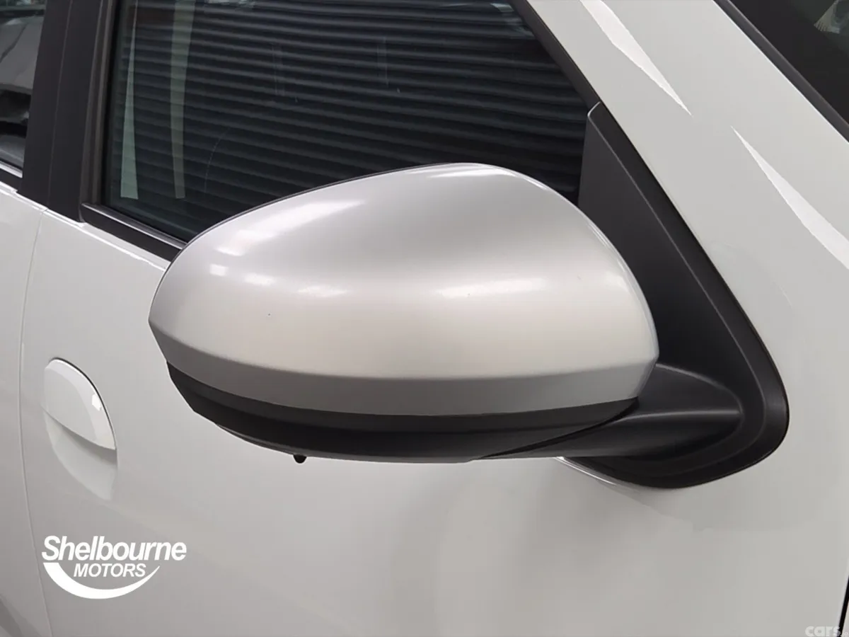 Dacia Duster Estate, Petrol, 2022, White