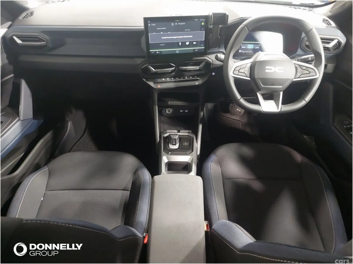 Dacia Duster Estate, Petrol Hybrid, 2025, White