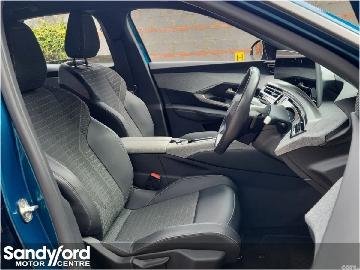 Peugeot 3008 SUV, Electric, 2024, Blue