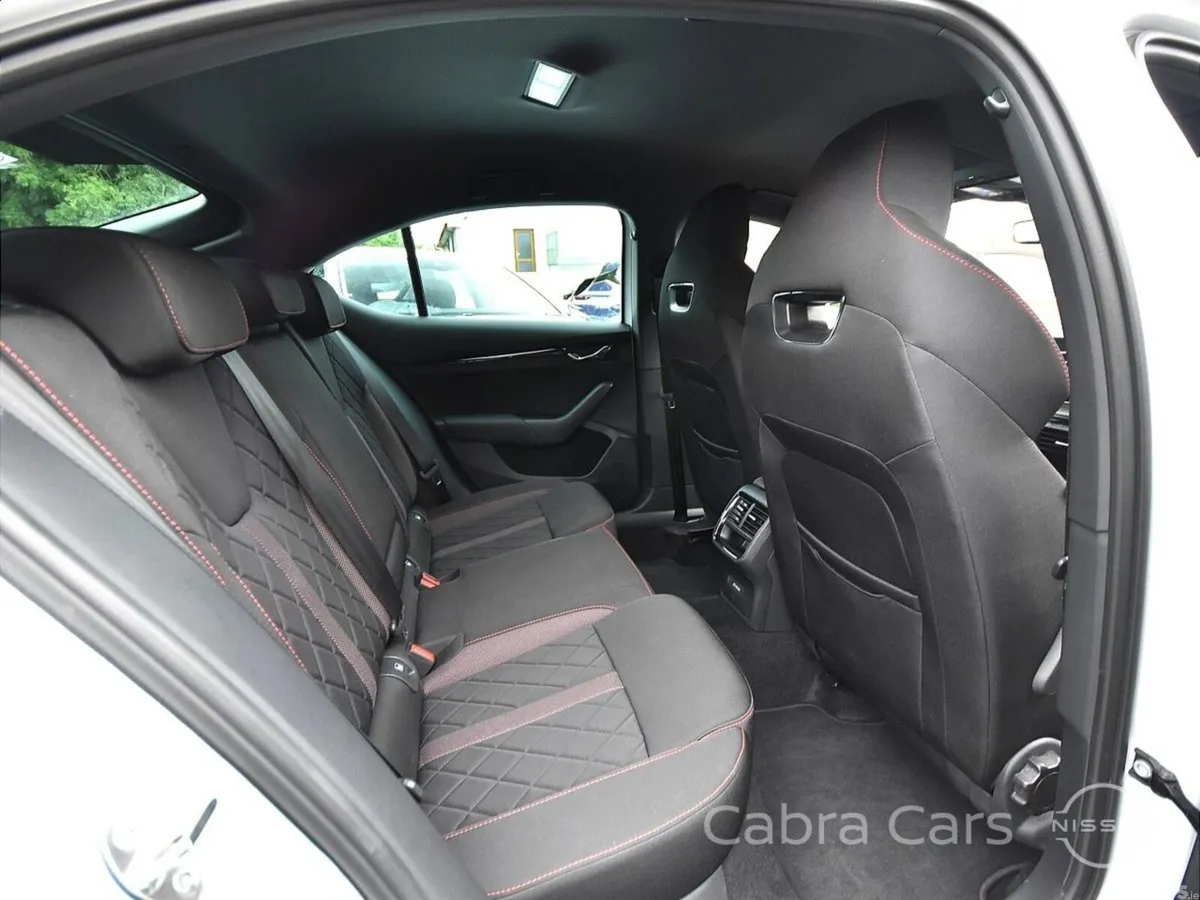 Skoda Octavia Saloon, Diesel, 2024, White