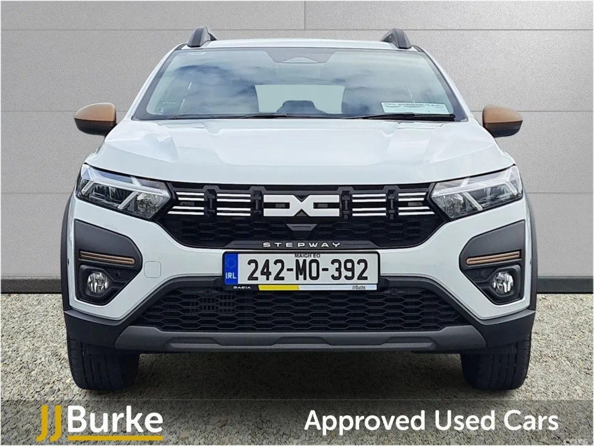 Dacia Sandero Stepway SUV, Petrol, 2024, White