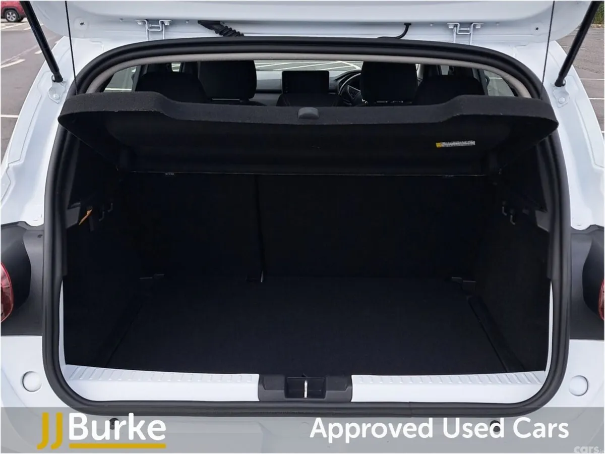 Dacia Sandero Stepway SUV, Petrol, 2024, White