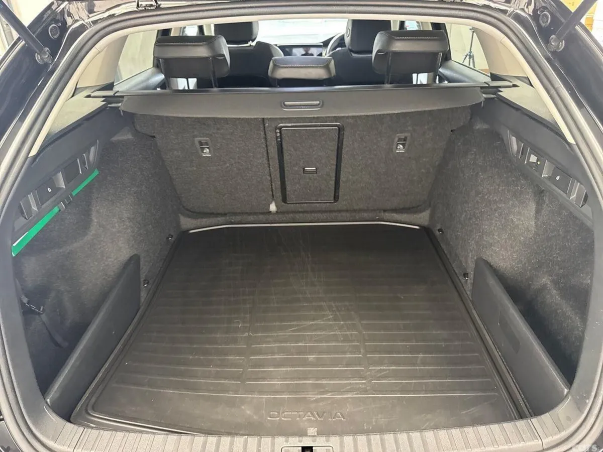 Skoda Octavia Estate, Diesel, 2024, Black