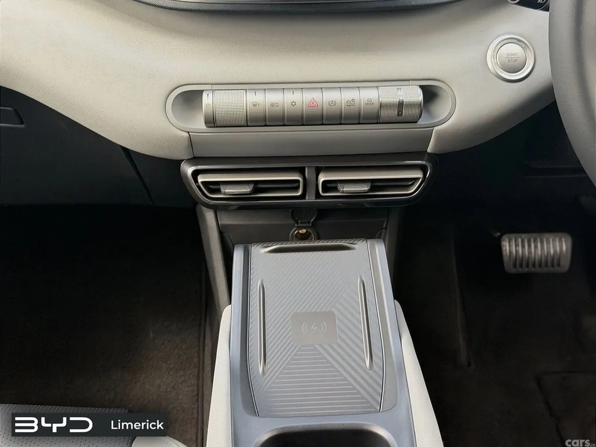 BYD DOLPHIN SURF Hatchback, Electric, 2026, Green
