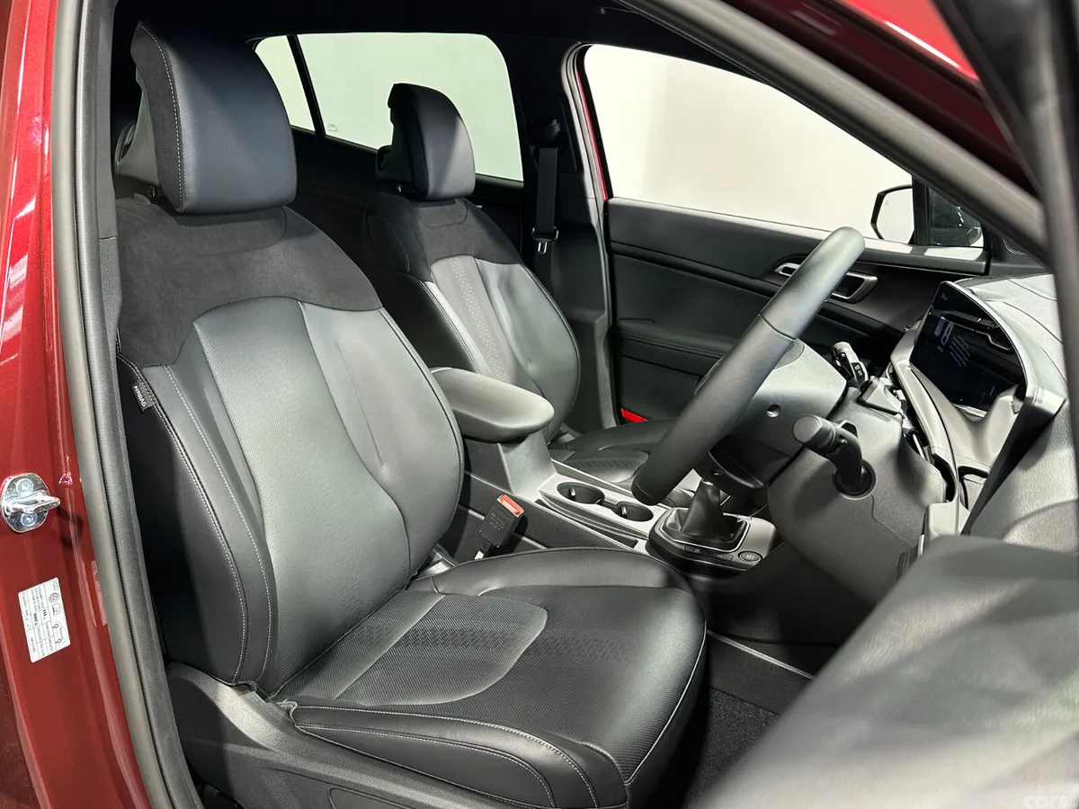 Kia Sportage SUV, Diesel Hybrid, 2026, Red