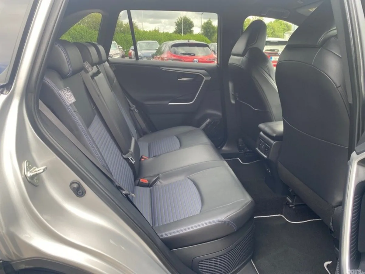 Toyota RAV4 SUV, Petrol Hybrid, 2024, Silver