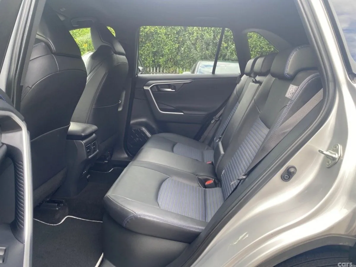 Toyota RAV4 SUV, Petrol Hybrid, 2024, Silver
