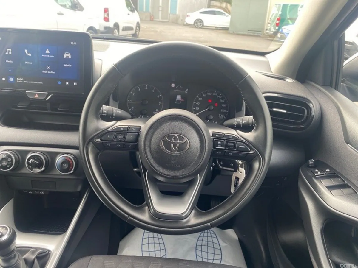Toyota Yaris Hatchback, Petrol, 2024, Silver