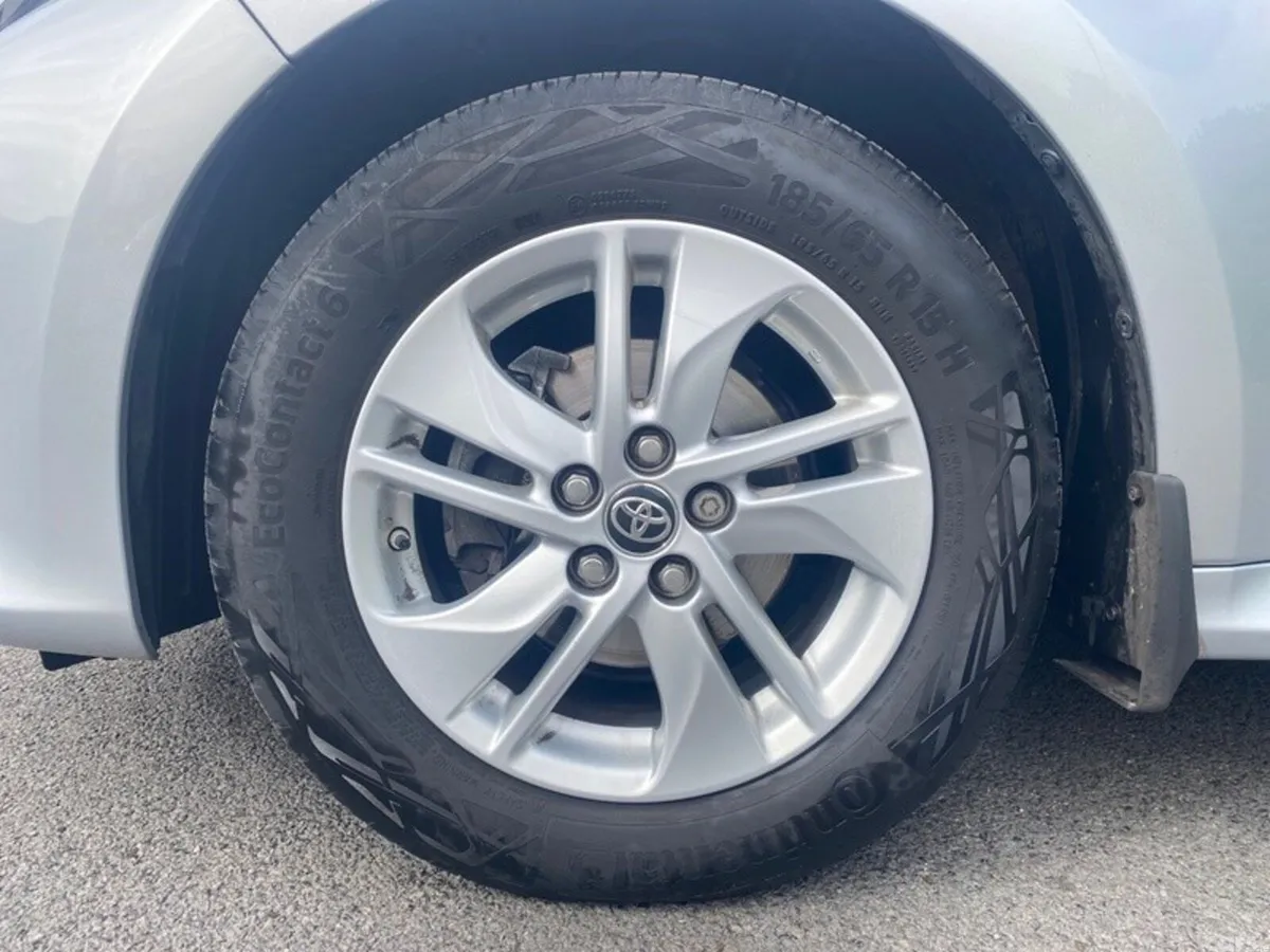 Toyota Yaris Hatchback, Petrol, 2024, Silver