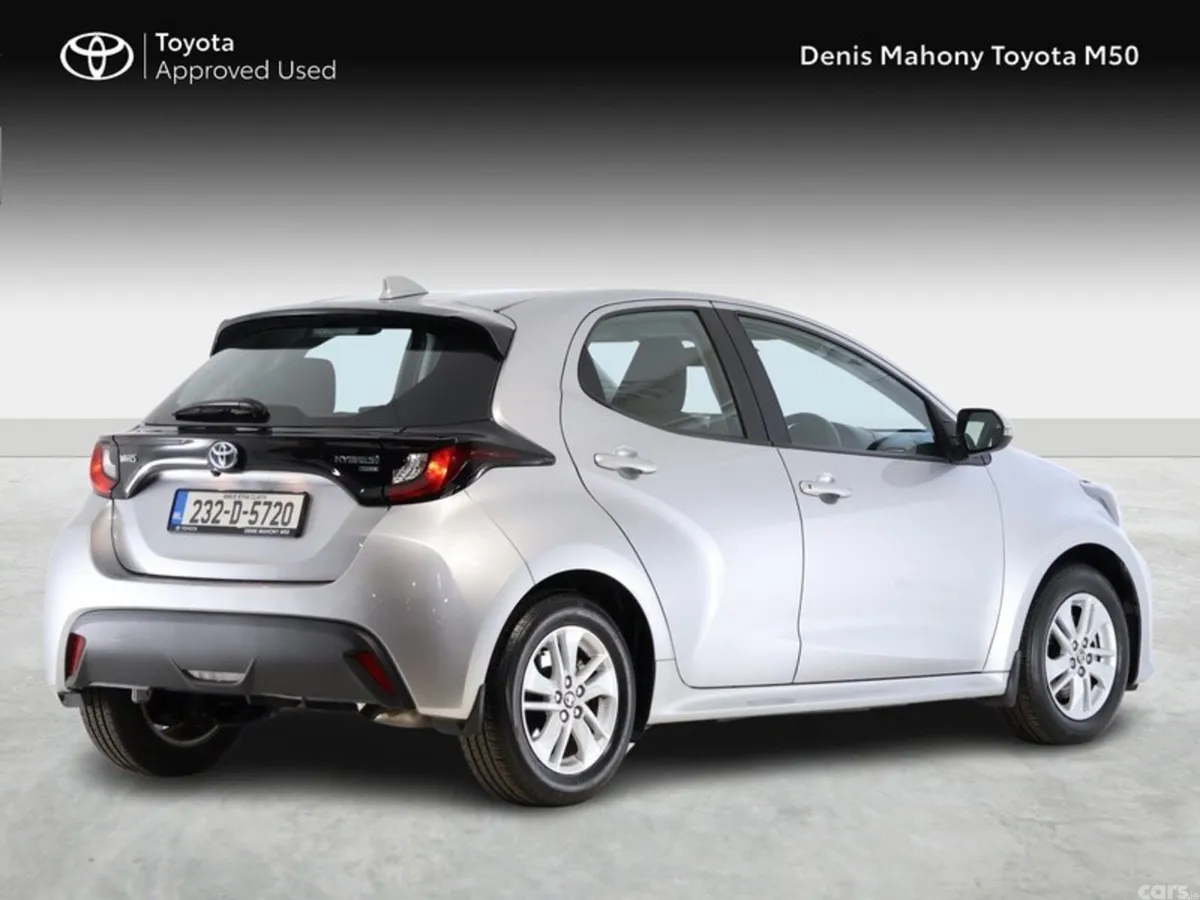 Toyota Yaris Hatchback, Petrol Hybrid, 2023, Silver