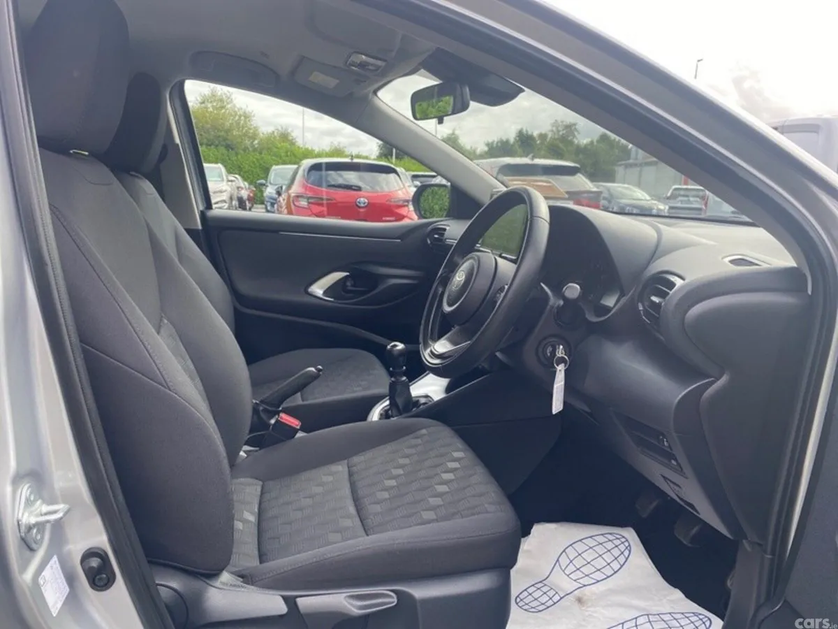 Toyota Yaris Hatchback, Petrol, 2024, Silver