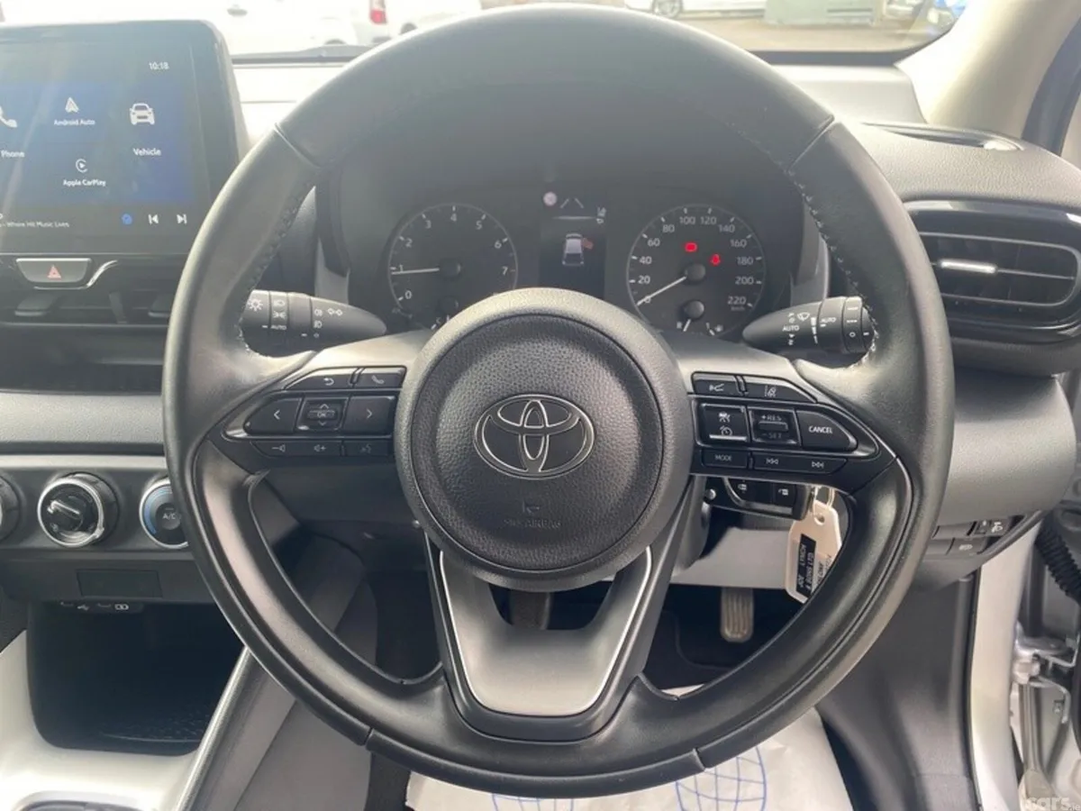 Toyota Yaris Hatchback, Petrol, 2024, Silver