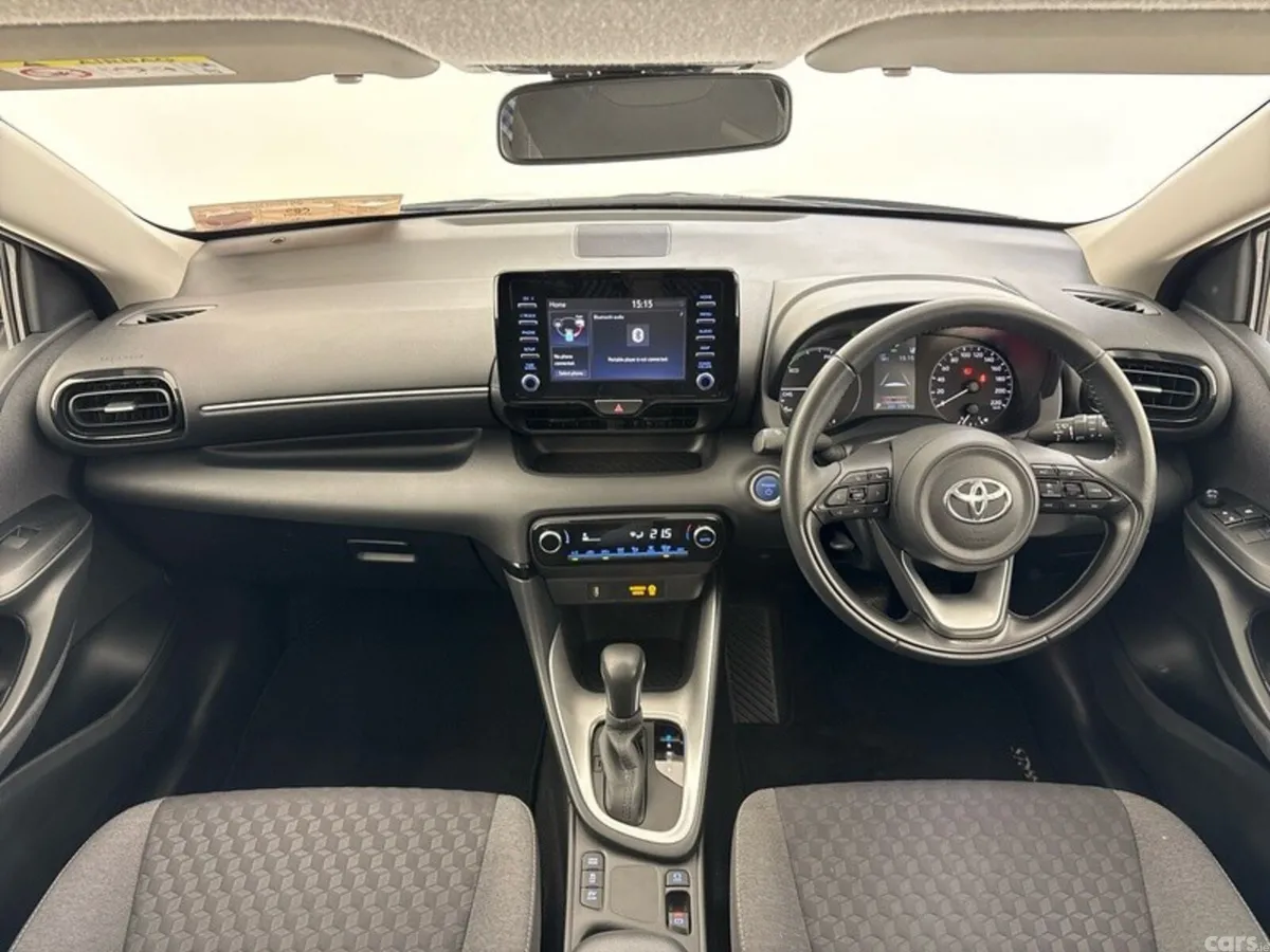 Toyota Yaris Hatchback, Petrol Hybrid, 2023, Silver