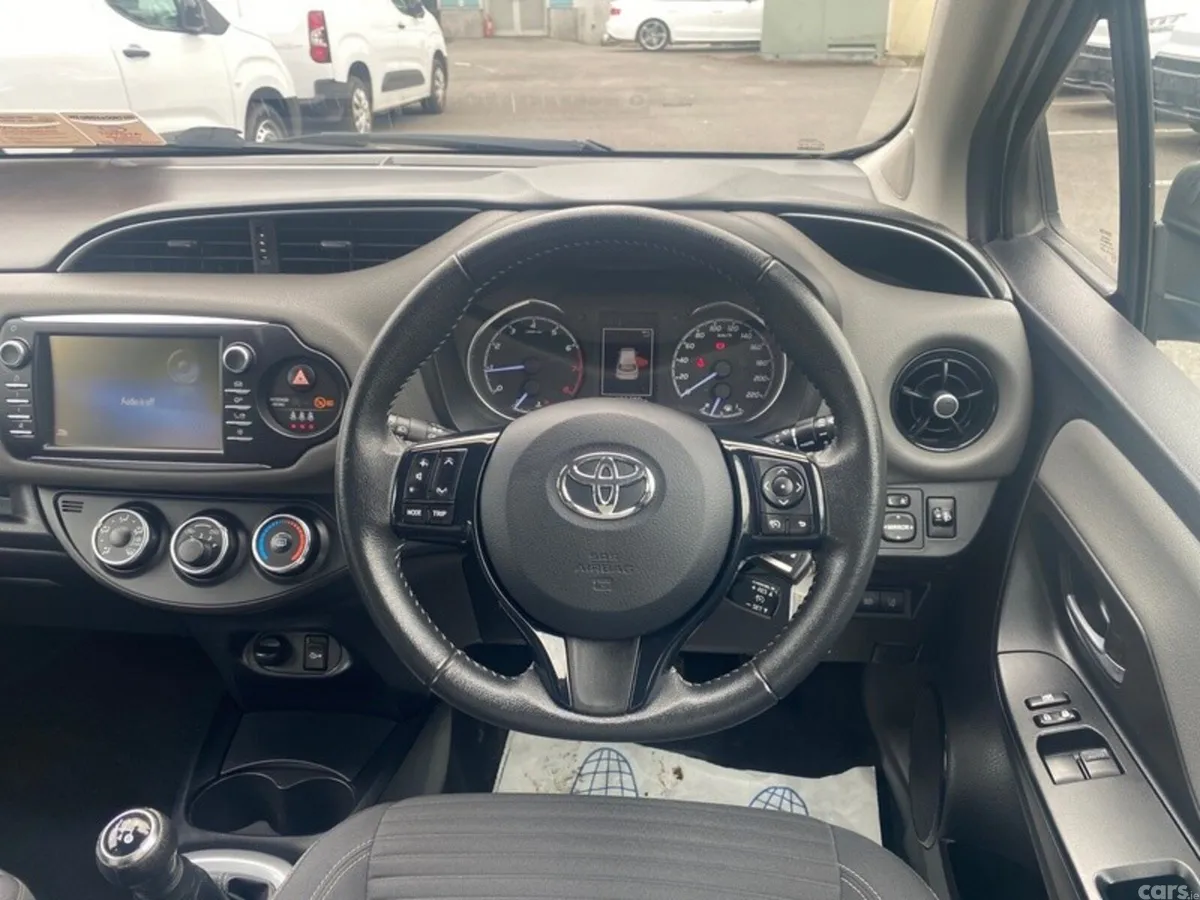 Toyota Yaris Hatchback, Petrol, 2020, Silver