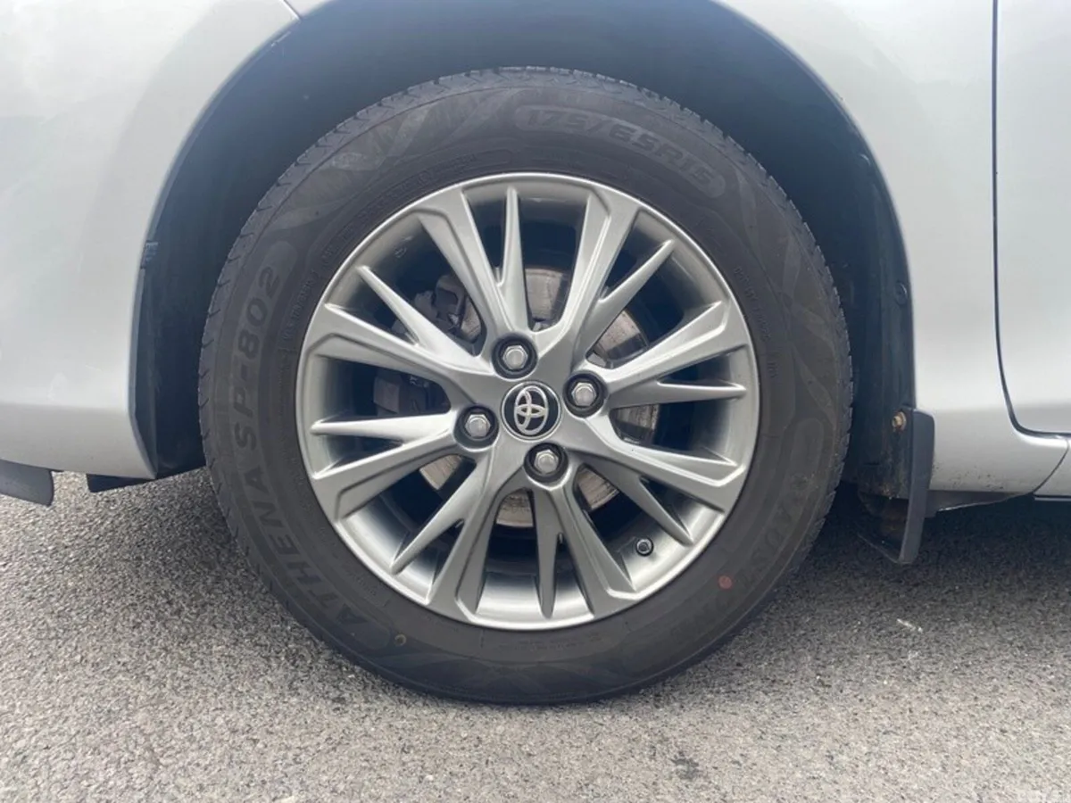 Toyota Yaris Hatchback, Petrol, 2020, Silver