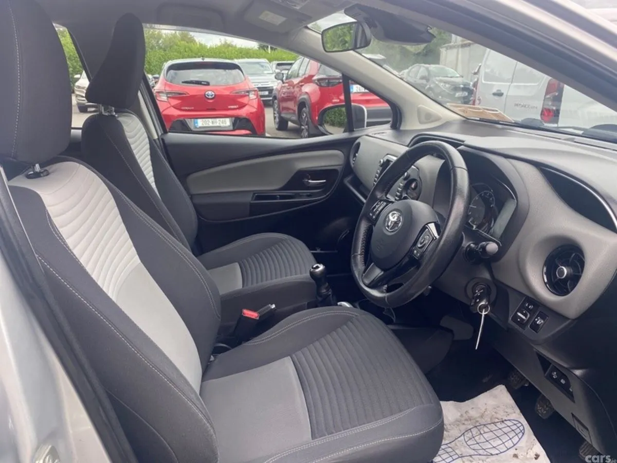 Toyota Yaris Hatchback, Petrol, 2020, Silver