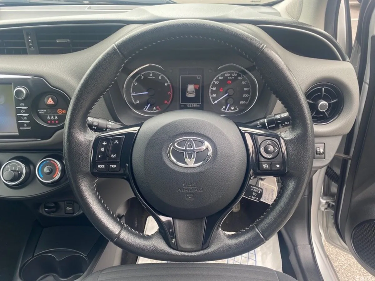 Toyota Yaris Hatchback, Petrol, 2020, Silver
