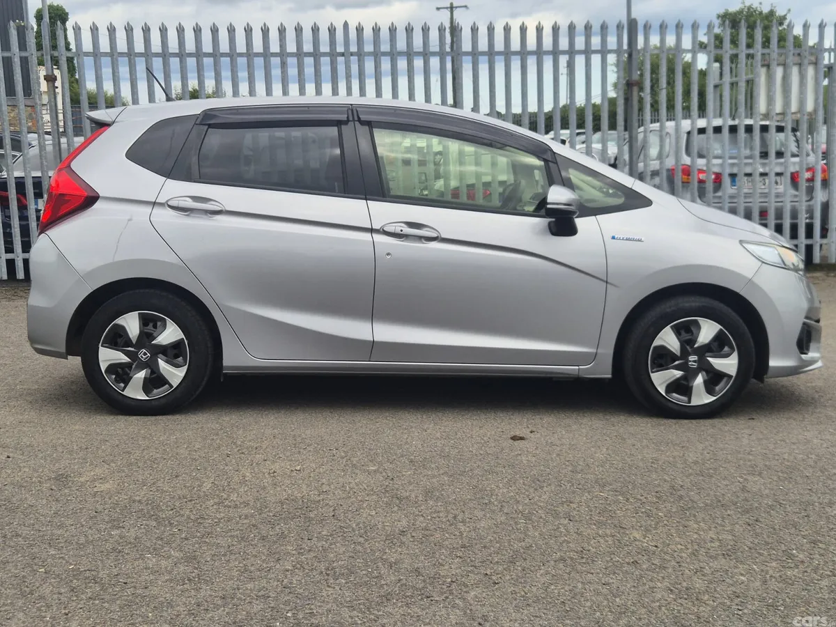 Honda Fit Hatchback, Petrol Hybrid, 2019, Silver