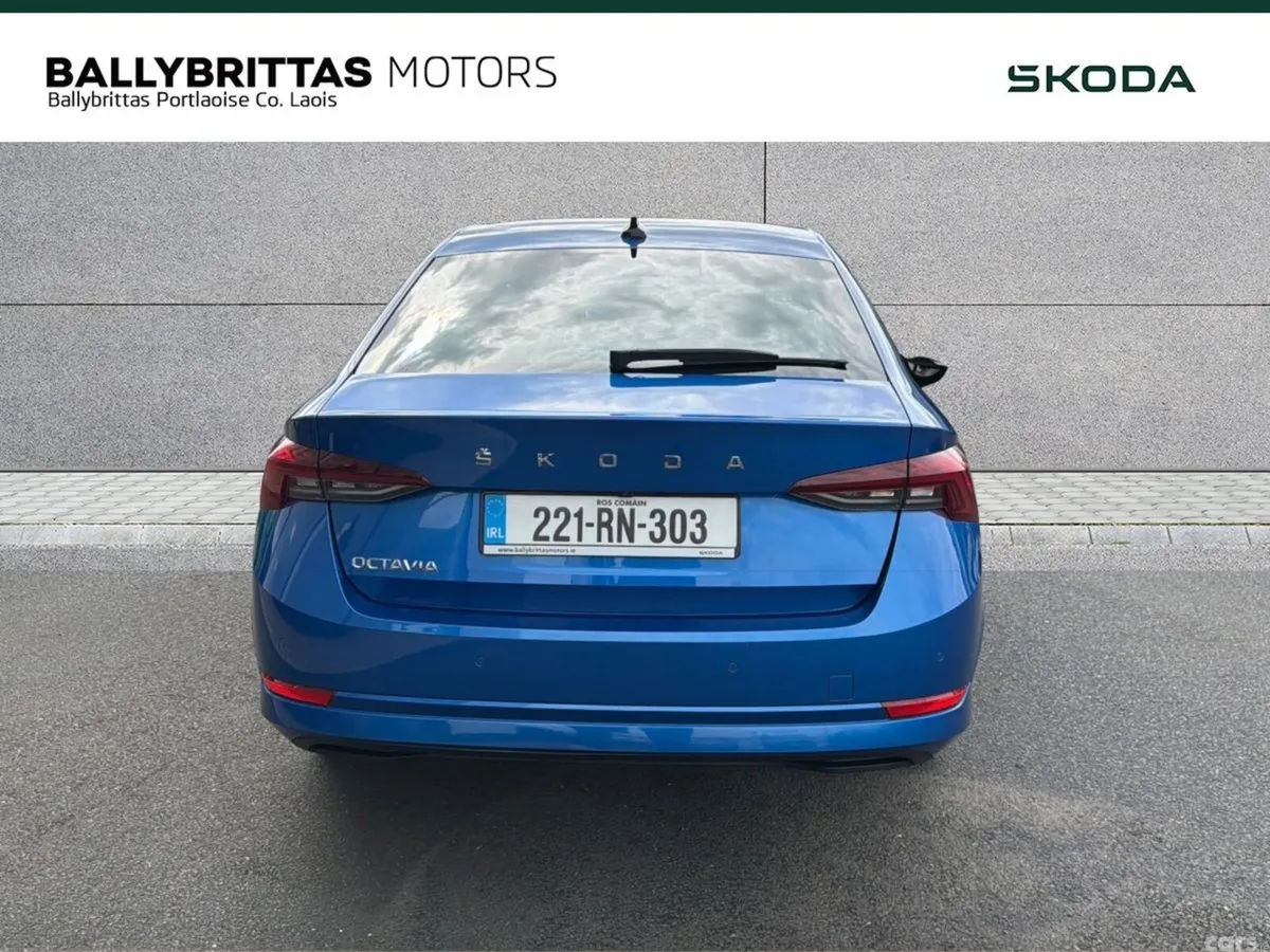 Skoda Octavia Saloon, Diesel, 2022, Blue