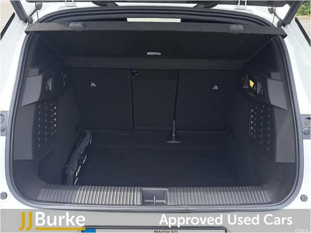 Renault Scenic MPV, Electric, 2026, White