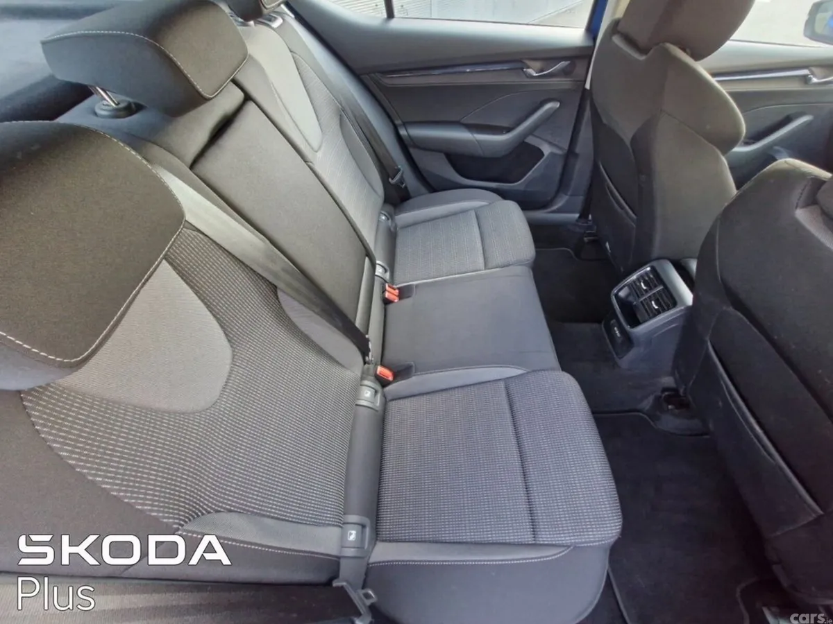 Skoda Octavia Saloon, Petrol Hybrid, 2024, Blue