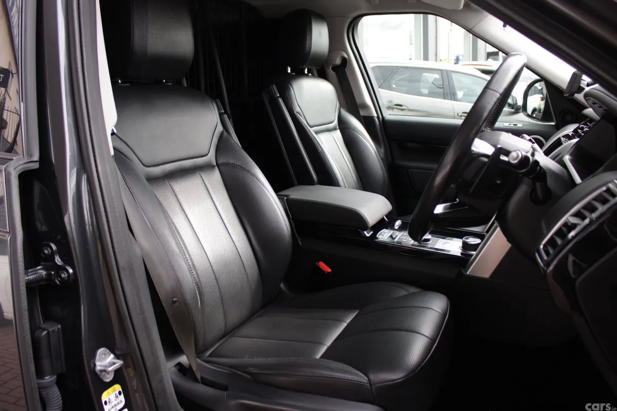 Land Rover Discovery Van, Diesel, 2019, Grey