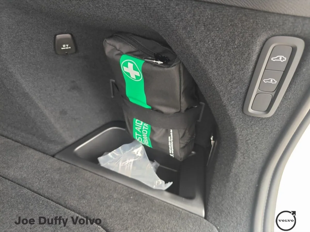 Volvo XC90 SUV, Petrol Plug-in Hybrid, 2026, Grey