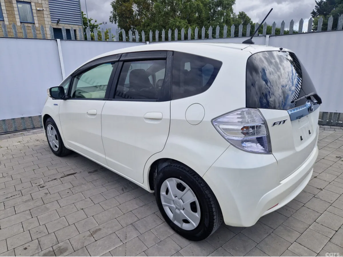 Honda Fit Hatchback, Petrol Hybrid, 2013, White