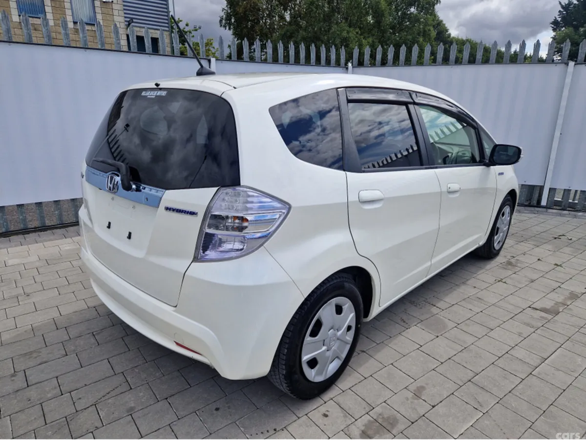 Honda Fit Hatchback, Petrol Hybrid, 2013, White