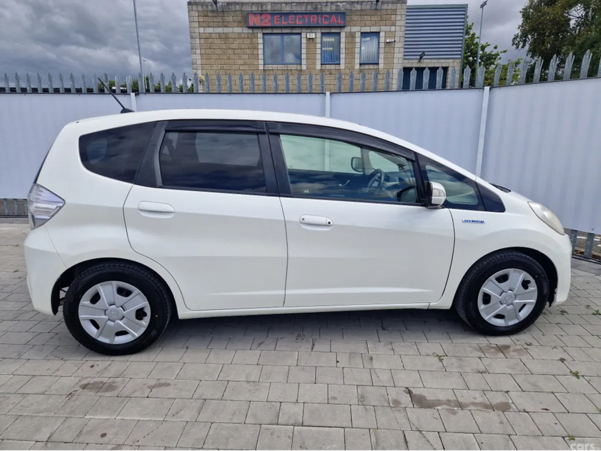 Honda Fit Hatchback, Petrol Hybrid, 2013, White