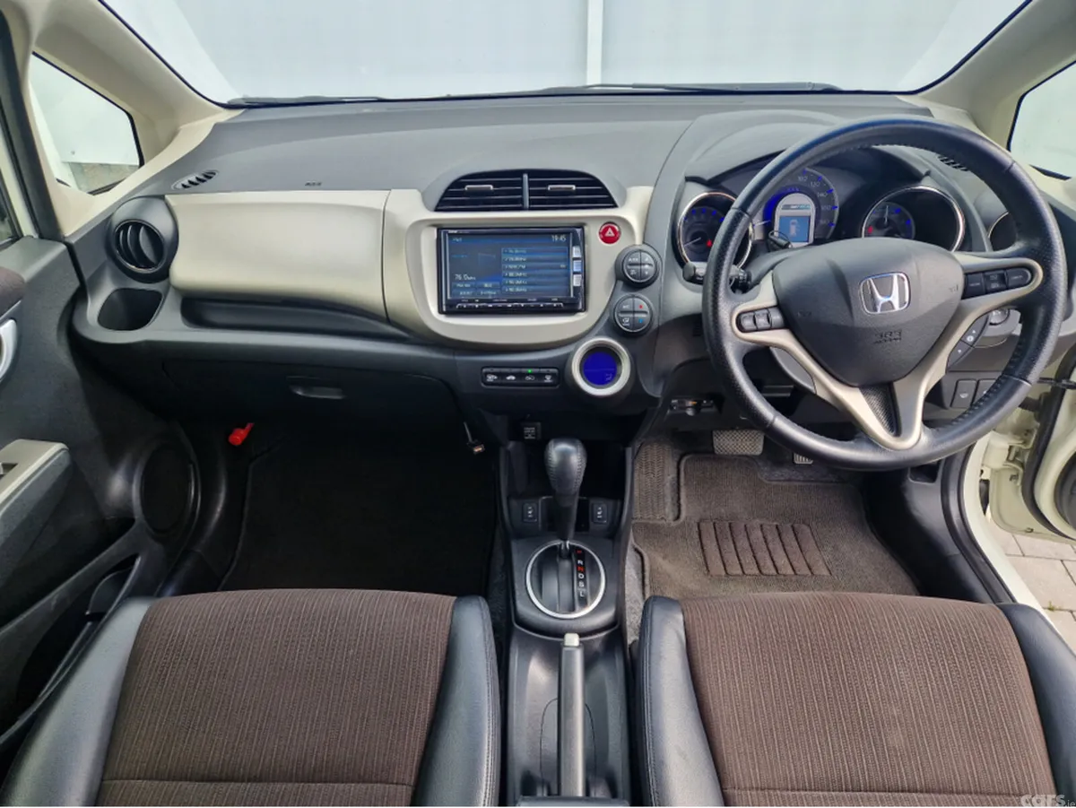 Honda Fit Hatchback, Petrol Hybrid, 2013, White