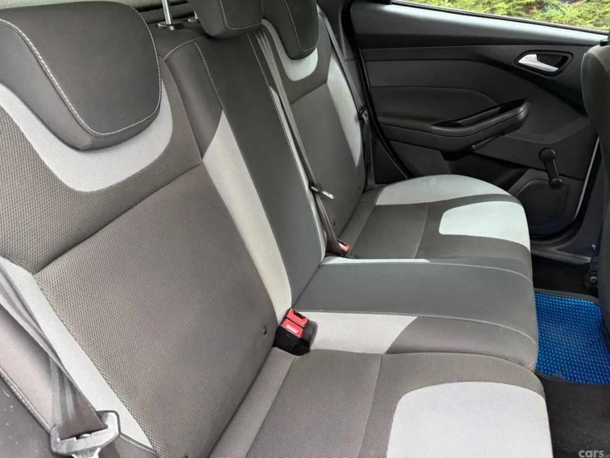 Ford Focus Hatchback, Diesel, 2012, Silver